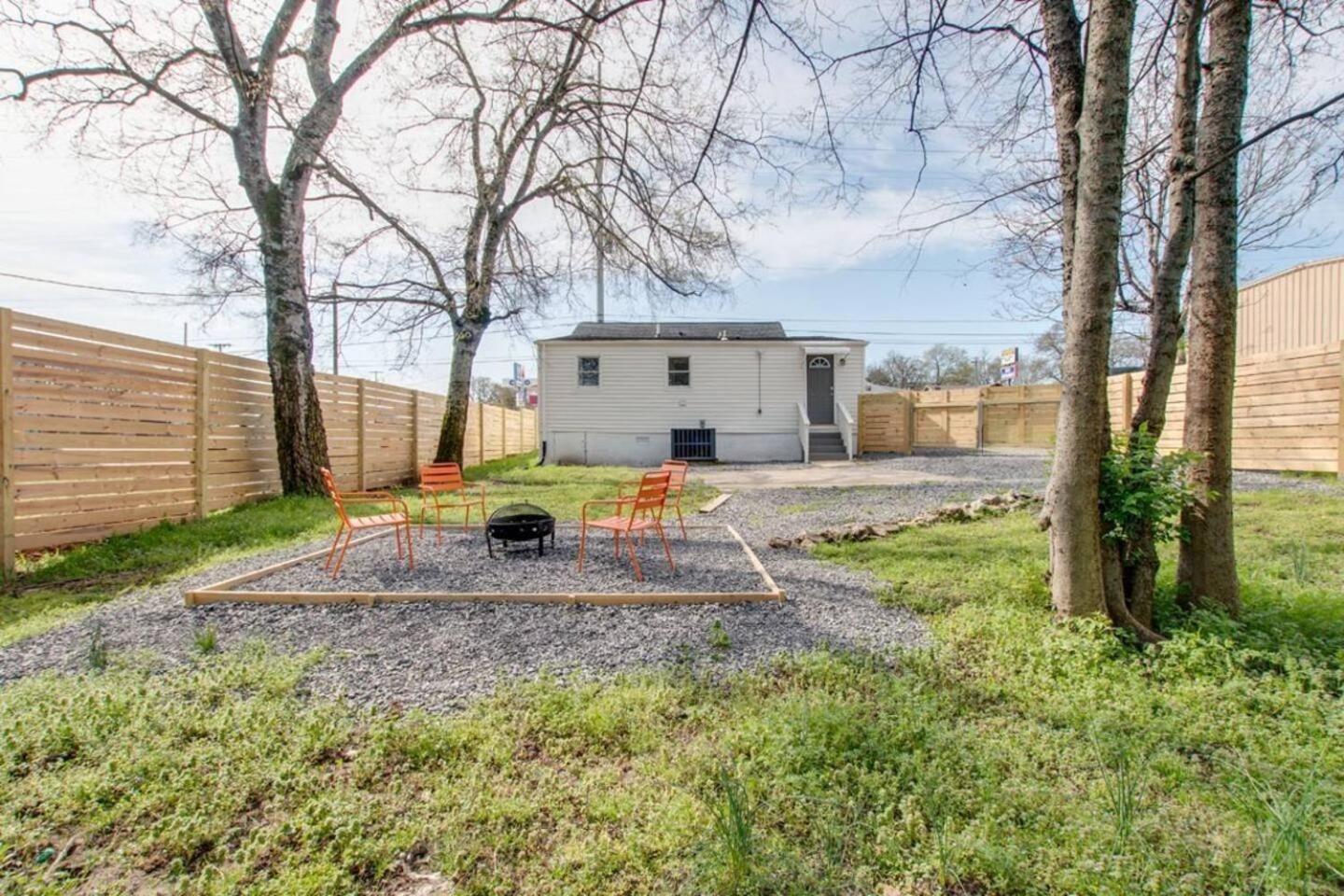 Cozy 3Br Home Fenced Backyard 10 Mins To Broadway Nashville Exterior photo